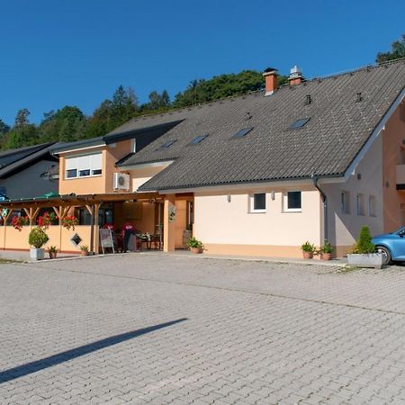 Hotel Hisa Izabela Muta Exterior foto