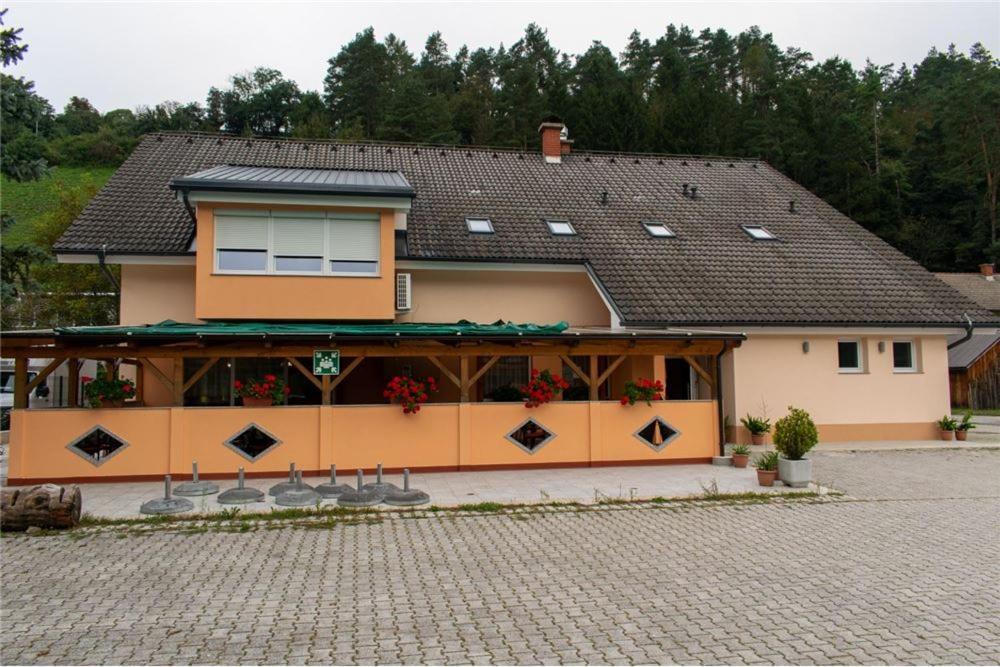 Hotel Hisa Izabela Muta Exterior foto
